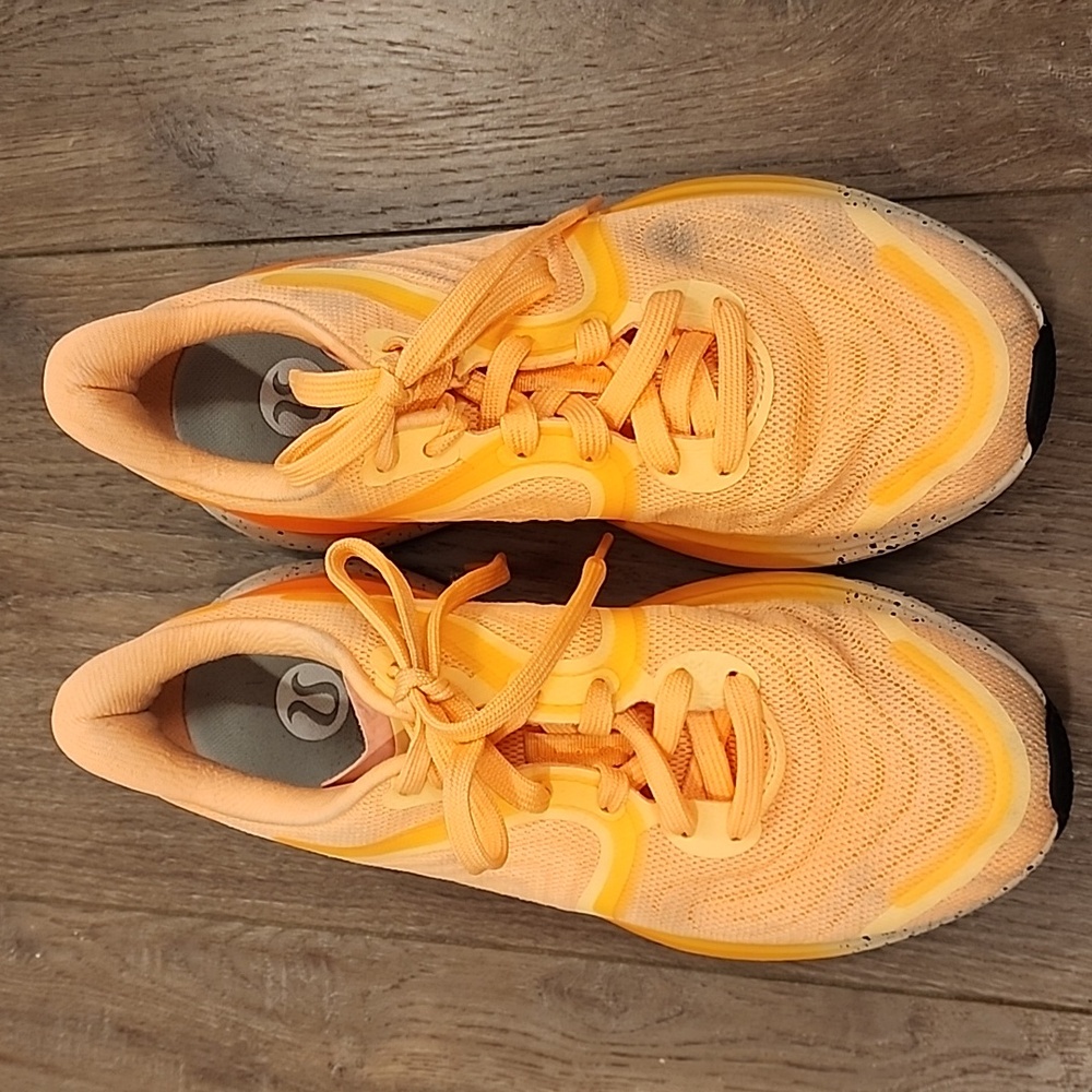 Lululemon Blissful 2 Running Shoe Orange Athleisure Outdoor Women's size 8.5